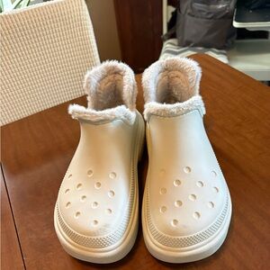 CROCS Women's Cream Fur-Lined Clog Boots